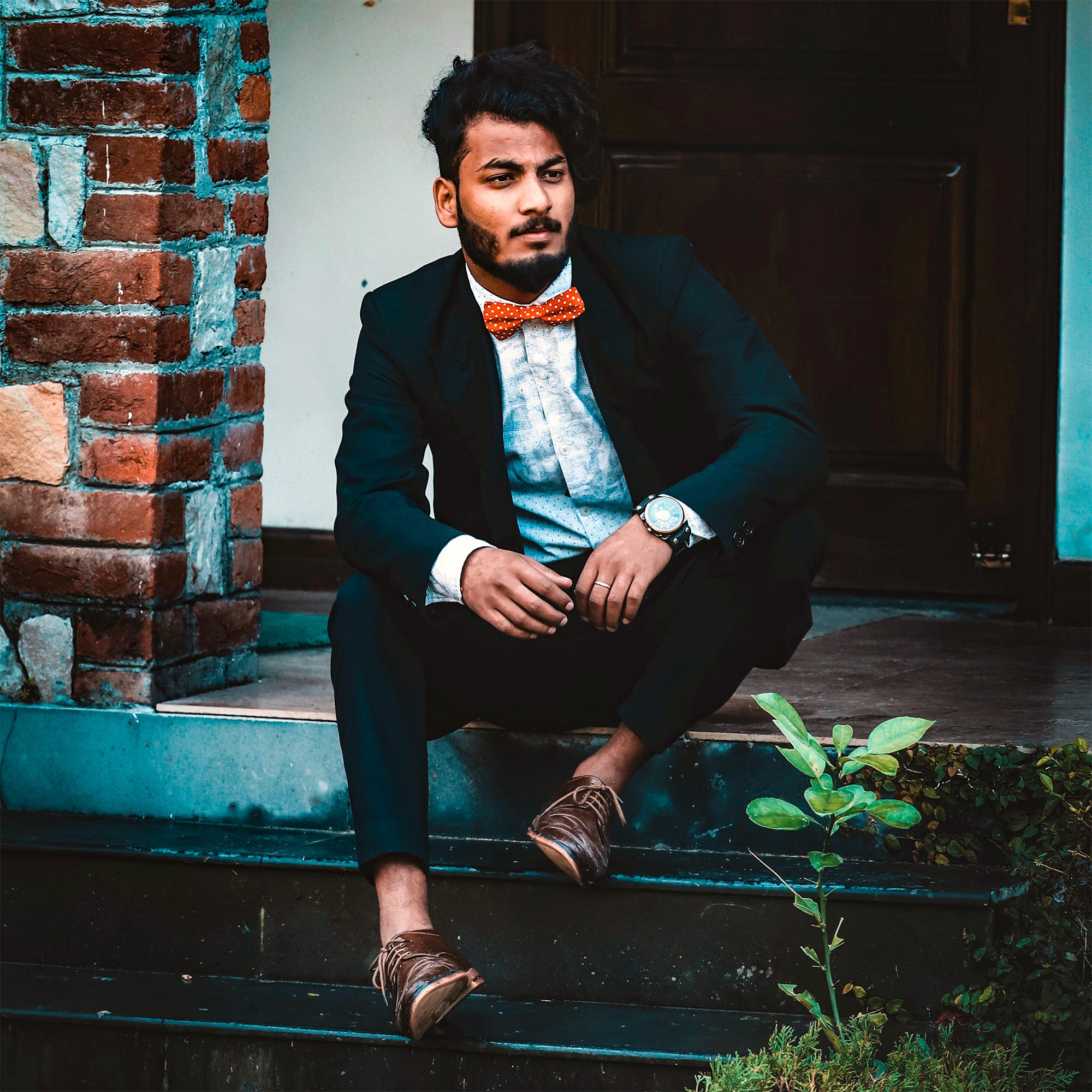 The Importance of Men's Personal Grooming When Wearing a Suit or Tuxedo