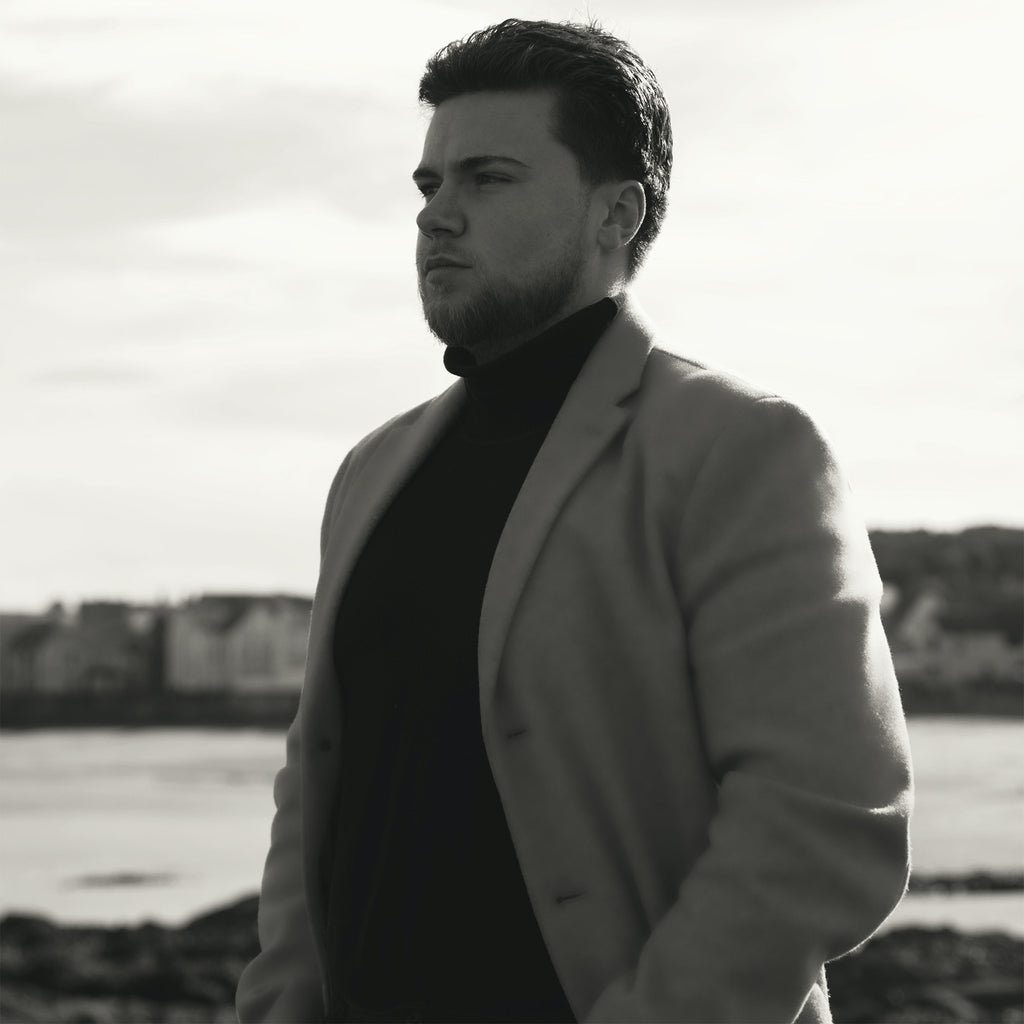 When to wear a turtleneck sweater with a suit?