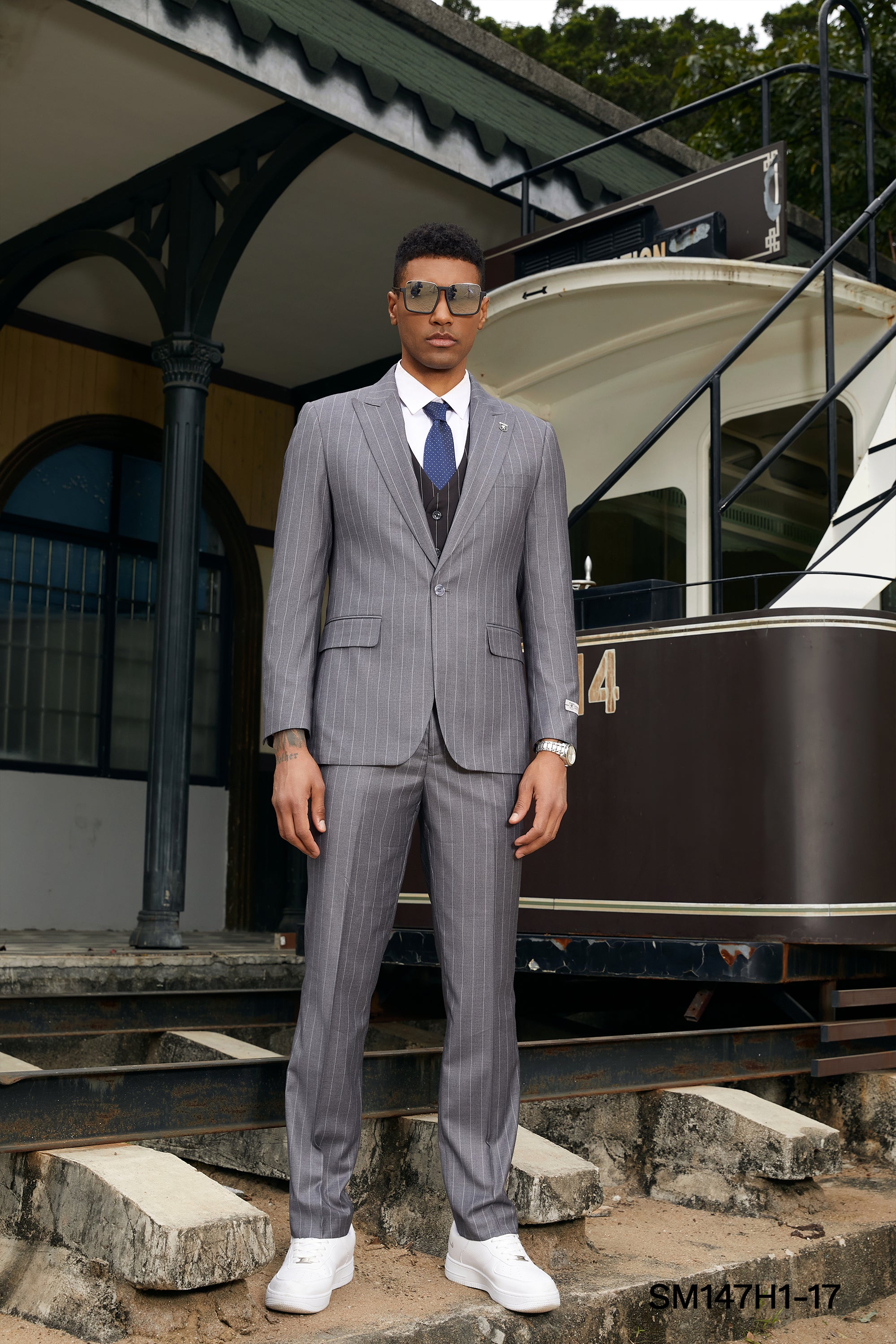 Stacy Adams Hybrid-Fit Vested Suit, Medium Gray Pinstriped